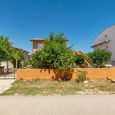 Cozy In Privlaka With Kitchen * Privlaka (Zadar)