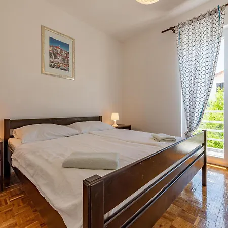 Apartment Cozy In Privlaka With Kitchen