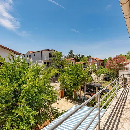 Cozy In Privlaka With Kitchen Apartment *